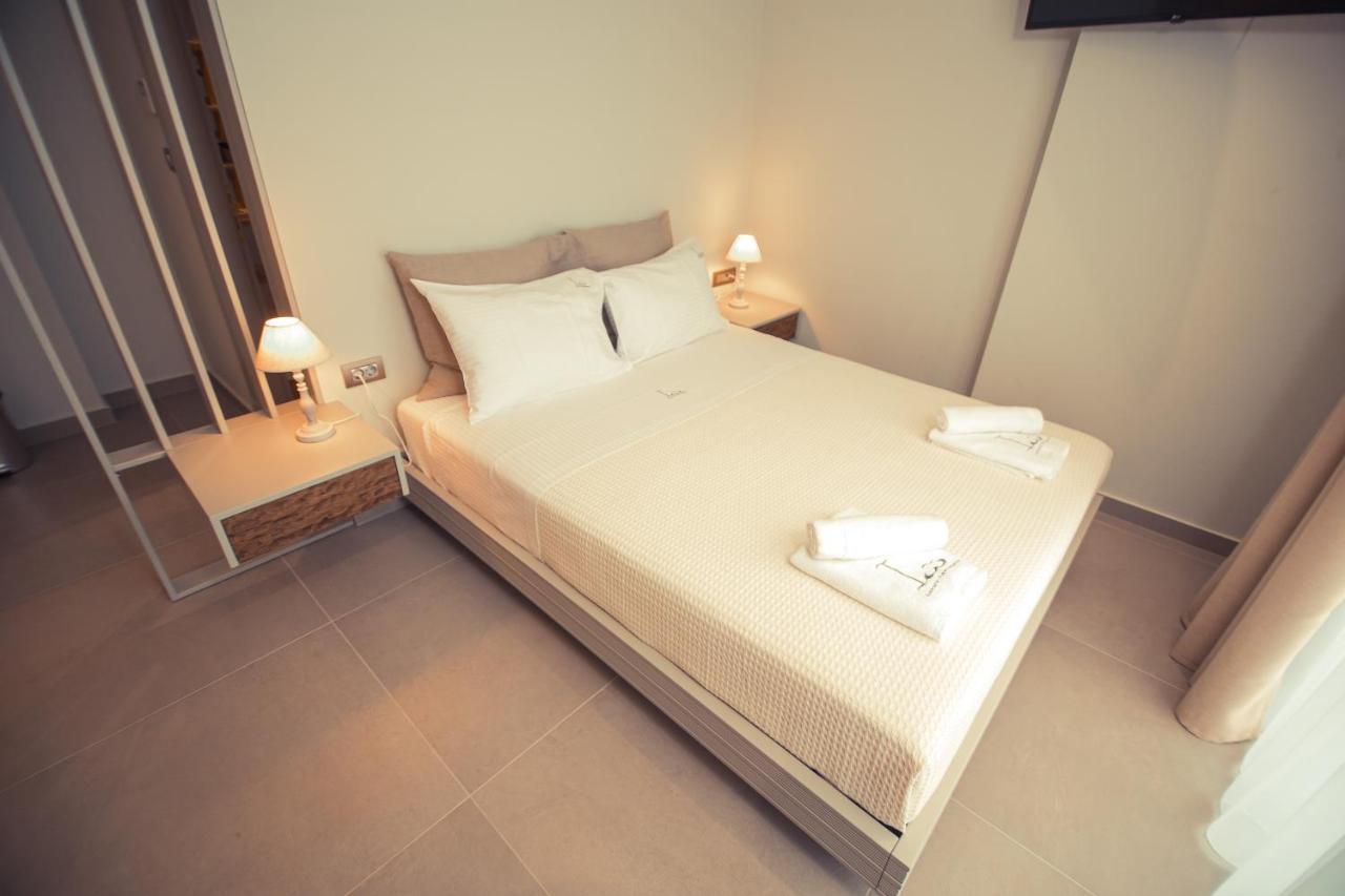 Io Luxury Pool & Hot Tub Suites Preveza Exterior photo