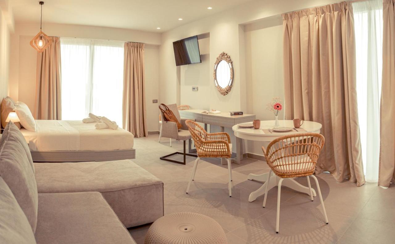 Io Luxury Pool & Hot Tub Suites Preveza Exterior photo