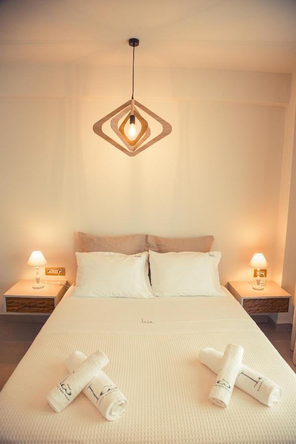 Io Luxury Pool & Hot Tub Suites Preveza Exterior photo