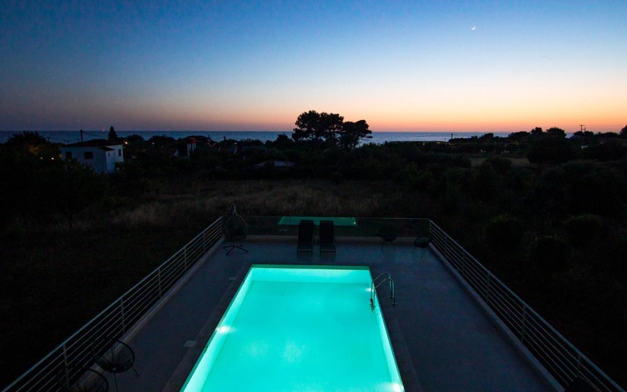 Io Luxury Pool & Hot Tub Suites Preveza Exterior photo