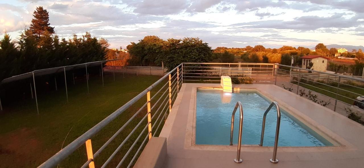 Io Luxury Pool & Hot Tub Suites Preveza Exterior photo