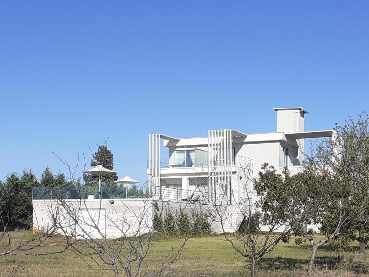 Io Luxury Pool & Hot Tub Suites Preveza Exterior photo